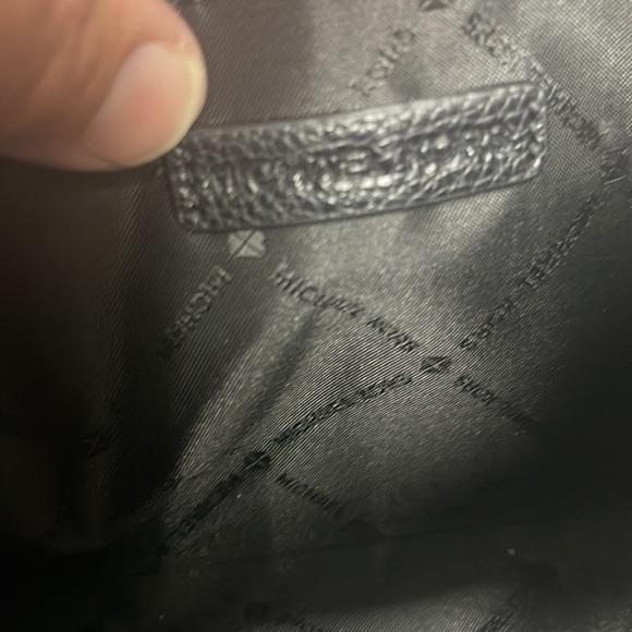 Michael Kors Textured Leather Large Wristlet/Clutch/Handbag - Picture 4 of 7